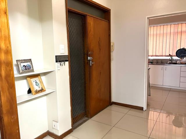 2 Bedroom Property for Sale in Port Elizabeth Central Eastern Cape